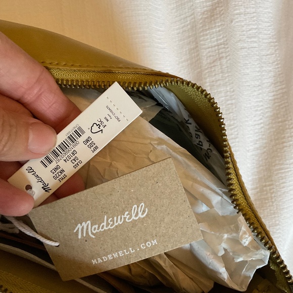 The Leather Carabiner Crossbody Sling Bag Gilded Moss NWT - Picture 8 of 11